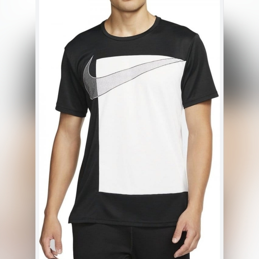 Nike Men's Black and White Colorblock T-Shirt Size S